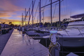 Unique Houseboat Rental
